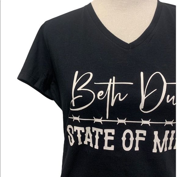 Beth Dutton State Of Mind | Black V-Neck T-Shirt - Picture 2 of 2